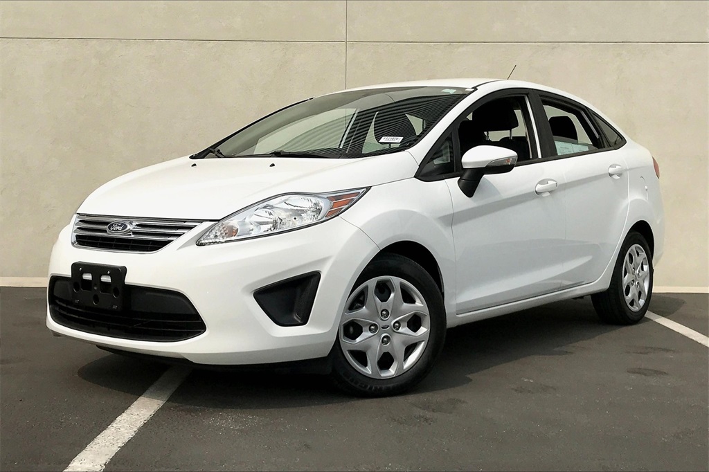 Certified Pre-Owned 2013 Ford Fiesta SE FWD 4D Sedan